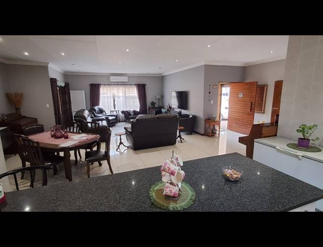 4 BEDROOM HOUSE FOR SALE IN NEW REDRUTH